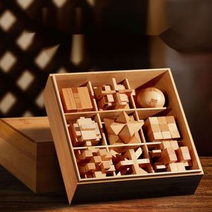 Des serrures Kongming et Luban complètes de style chinois ont été développées, comprenant un ensemble de jouets de puzzle intellectuel pour les enfants