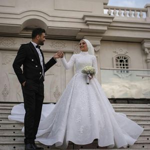Vestido de novia musulmán de línea A, vestidos de novia Retro con cuentas de encaje y cola de capilla Hijab, vestido de novia