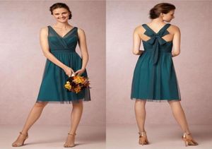 Una línea con cuello en V Hasta la rodilla Vestidos de dama de honor de color verde azulado 2019 Vestidos cortos de fiesta de cóctel con lazo de satén vintage de tul n2012794