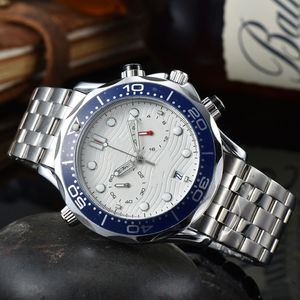 Montre de luxe AAA montres à quartz pour hommes montres de créateurs de haute qualité bracelet en acier 42 MM bracelet en caoutchouc saphir mouvement chronographe montres-bracelets Montre de luxe