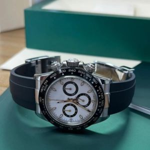 AAA Reloj Hombre Relojes de diseño Panda de alta calidad 116500 Cuarzo multifuncional Pequeña mariposa de tres agujas Doble hebilla oculta Hebilla de reloj de acero inoxidable