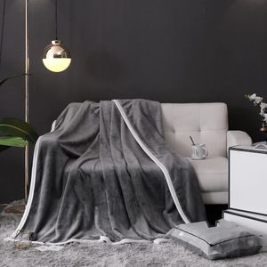 New Fashion Top Hot-selling Brand Designer Flannel Coral Fleece Bed Blanket Soft Velvet Bedspread Plush Fluffy Vintage Decorative Blanket