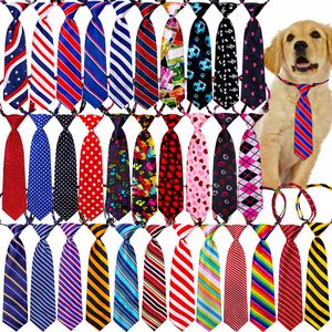 Accessoires 50pcs Bowtie Dog Necclues Polyester Small Dog Tie Upll Bulk Pet Accessoires Fashion Animaux de mode