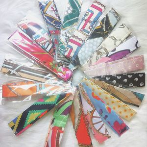 Accesorios Bufanda de seda para bolsos Bolso de mano de moda Pañuelo con cinta Patrón Bufandas salvajes para bolso atado Precio al por mayor