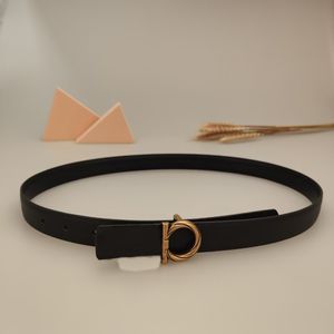 Accessoirisez votre look avec une ceinture élégante Choisissez une ceinture qui vous convient