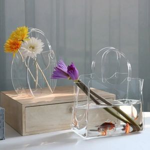 Vase en acrylique Vase créatif transparent Vase hydroponique Vase Small Fish Tank Flower Pots Fashion Street S Props 240415