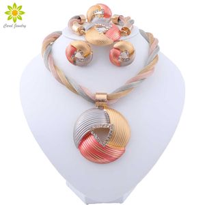 Joyas africanas Charm Collar Pendientes Dubai Gold ColorJewelry Sets para mujeres Boda nupcial colgante Jewelry Set 20 Style H1022