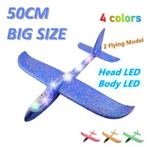 Modelo de avión 50 cm Avión de espuma grande Avión volador Juguete planeador con luz LED Lanzamiento de mano Avión Juego al aire libre Modelo Juguetes para niños Regalo para niños 230830