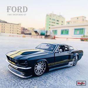 Modèle d'avion Maisto 1 24 1967 Ford Mustang GT simulation modèle de voiture en alliage artisanat décoration collection jouet outils cadeau 230710