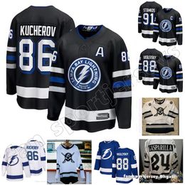 Maillot Tampa''Bay''Lightning''Nikita Kucherov 2023 Gasparilla Vasilevskiy Stamkos Sergachev Brayden Anthony Cirelli Hedman Cernak Blanc 3ème Noir