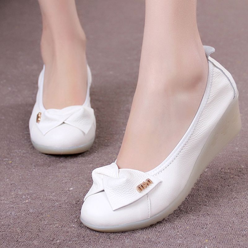 nursing tennis shoes