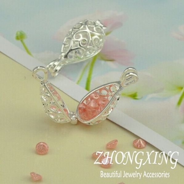 Wholesale-P2274,12*15MM Silver Plated Filigree Cage Pendant;Pearl Cage,Tear Drop Brass Sea Glass Lockets,MOQ: 20Pcs/Lot
Wholesale-P2274,12*15MM Silver Plated Filigree Cage Pendant;Pearl Cage,Tear Drop Brass Sea Glass Lockets,MOQ: 20Pcs/Lot