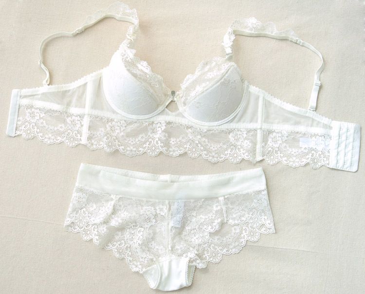 Wholesale- NEW Stylish Plus Size Lace Bra Set Women Push Up BRA Sexy Lingerie Lace Underwear A B C D Cup Free Shipping RS1509