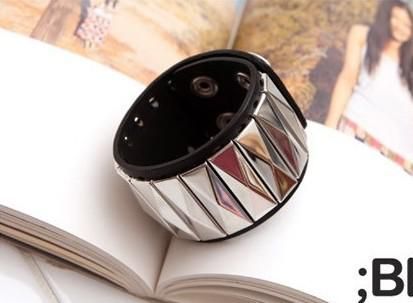 Fashion Leather Snap Rivet Bracelet Vintage Bangle Bracelets Classic Wide Style Design Women's xmas gifts 20pcs