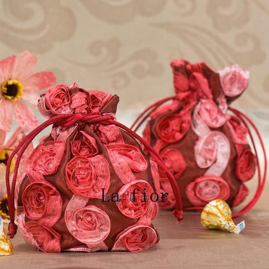 http://www.dhresource.com/albu_208617670_00-1.0x0/candy-bags-red-roses-candy-bags-jewelry-bags.jpg