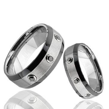 Mens wedding ring with 3 diamonds