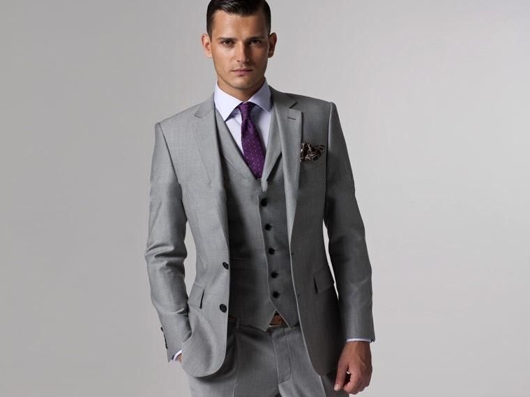 Top Selling Light Grey Two Buttons Groom Tuxedos Best Man Peak Lapel Groomsmen Men Wedding Suits Bridegroom (Jacket+Pants+Tie+Vest) H780