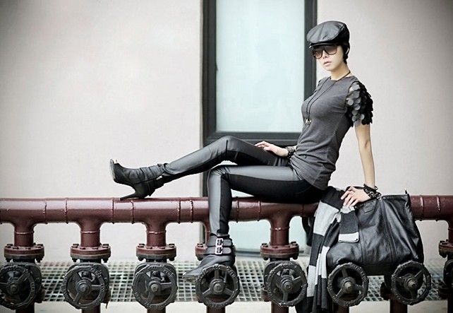 Woman Sexy Leather Pants Front Imitation Leather Back Cotton Stitching Leggings Slim Nine Pants, Black
Woman Sexy Leather Pants Front Imitation Leather Back Cotton Stitching Leggings Slim Nine Pants, Black