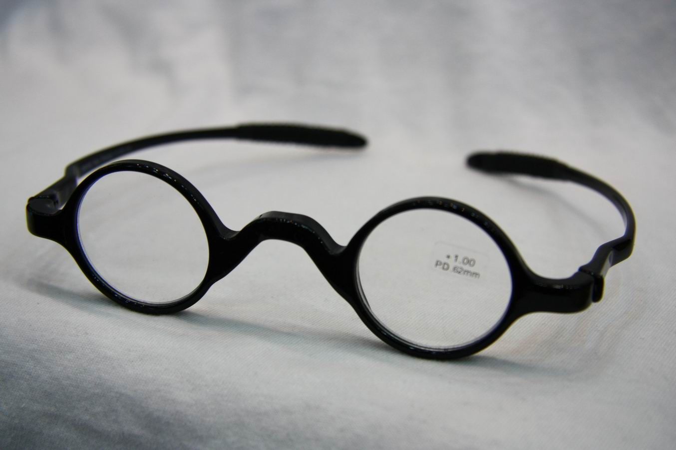 Retro Style Reading Glasses, TR90 Nerd Geek Glasses, Classic Men