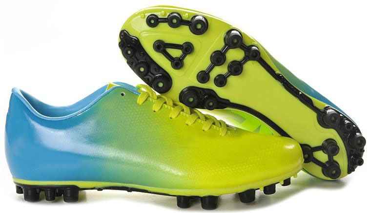 soccer cleats women2