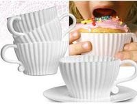 disposable cups and saucers
