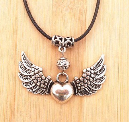 New!! Vintage Tibetan Silver Charm Necklaces Angel Wings Heart Pendant Necklace Love Leather Cord Gift Women's Jewelry 24pcs
New!! Vintage Tibetan Silver Charm Necklaces Angel Wings Heart Pendant Necklace Love Leather Cord Gift Women's Jewelry 24pcs