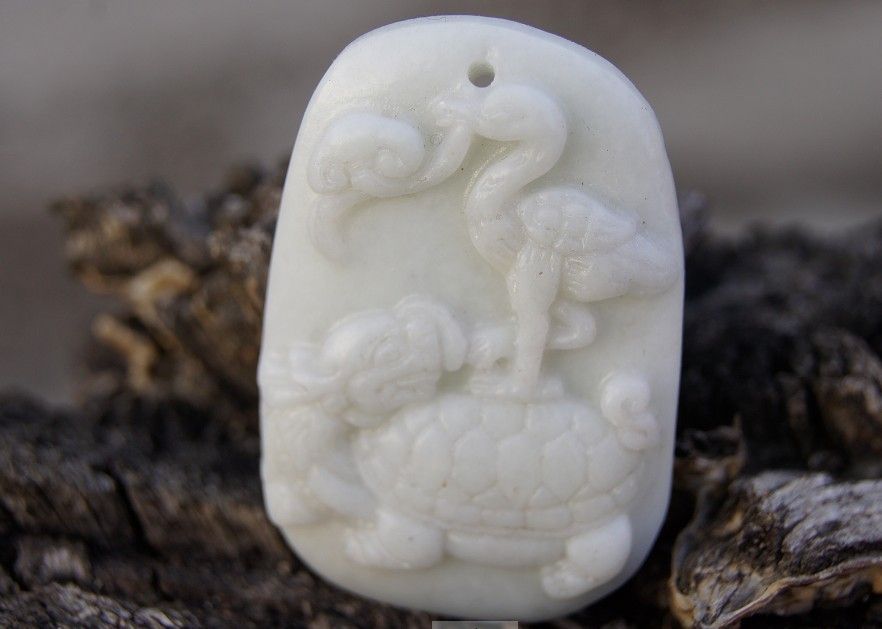 White jade. Sea turtles, wishful thinking of the crane. (title) necklace pendant