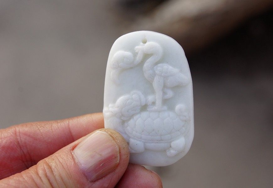 White jade. Sea turtles, wishful thinking of the crane. (title) necklace pendant