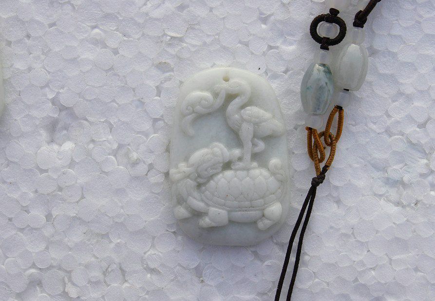 White jade. Sea turtles, wishful thinking of the crane. (title) necklace pendant