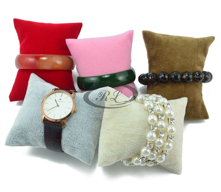 2017 Quality Plush Small Pillow Jewelry Holder Watch Bracelet Display