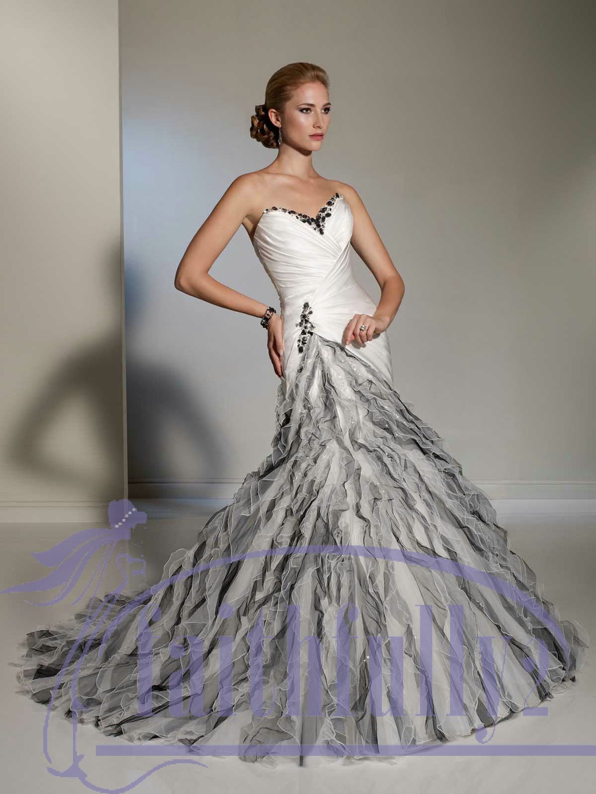 Luxury Black And White Mermaid Sweetheart Wedding Dress Crystal Beaded