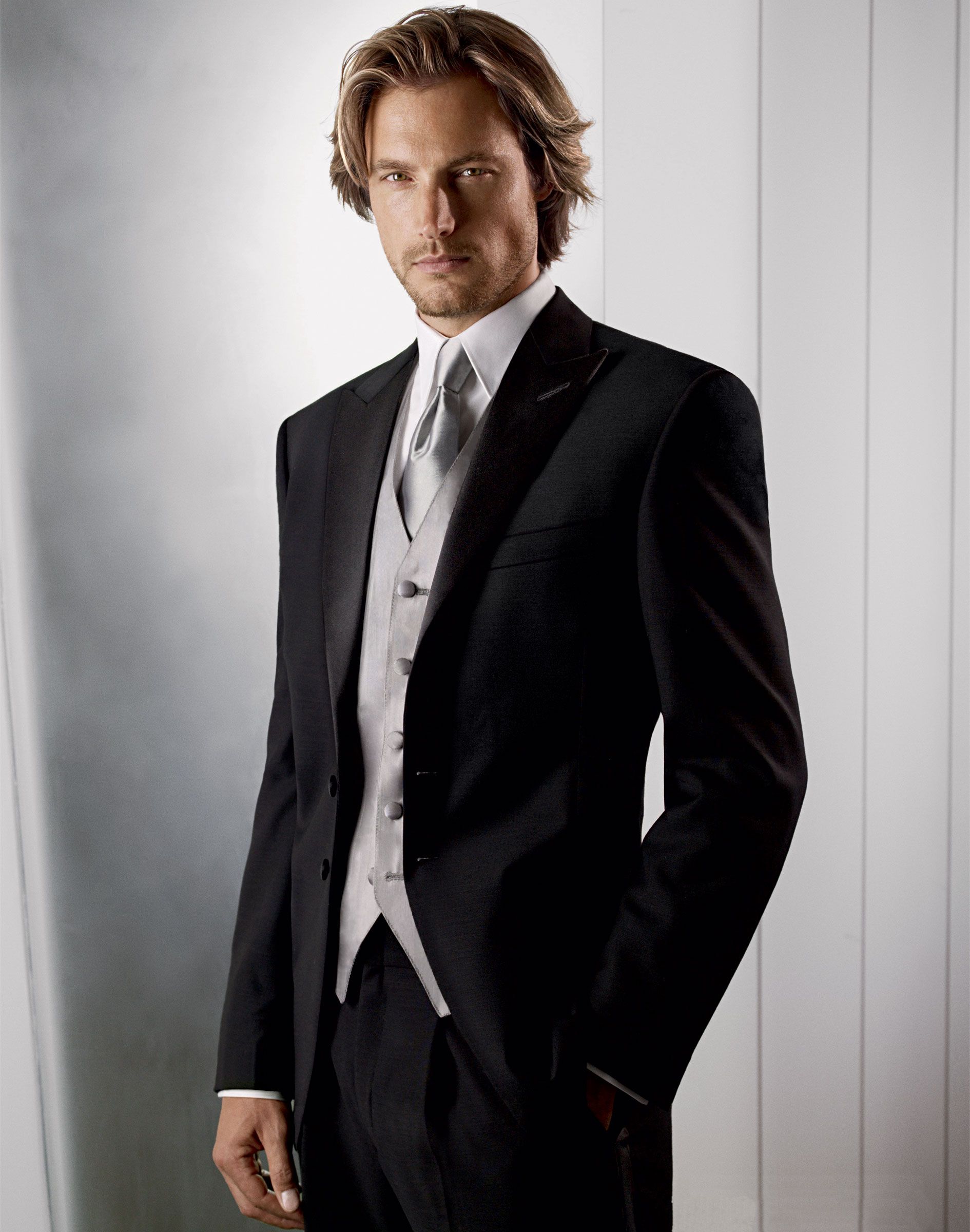 New Style Two Buttons Groom Tuxedos Black Best man Peak Satin Lapel Groomsman Men Wedding Suits Bridegroom (Jacket+Pants+Tie+Vest) J283