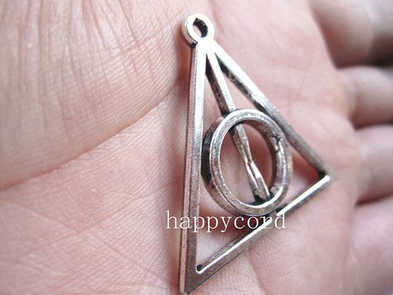 mixed color Antique bronze and antique silver Deathly hallows pendant charm 31mmx32mm 40pieces/LOT, Bronze;silver
mixed color Antique bronze and antique silver Deathly hallows pendant charm 31mmx32mm 40pieces/LOT, Bronze;silver