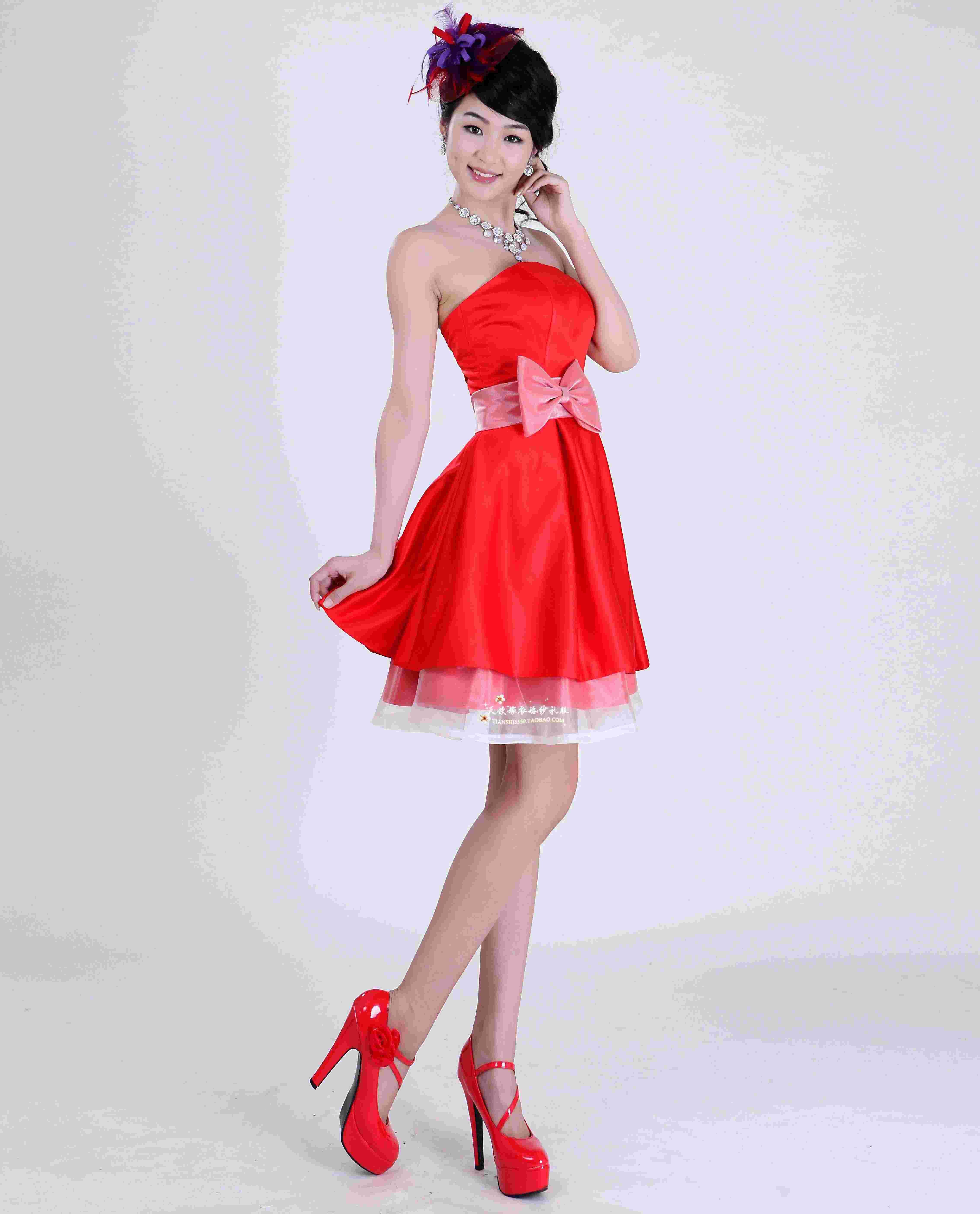 Red And White Short Bridesmaid Dresses - Wedding Dresses Colors