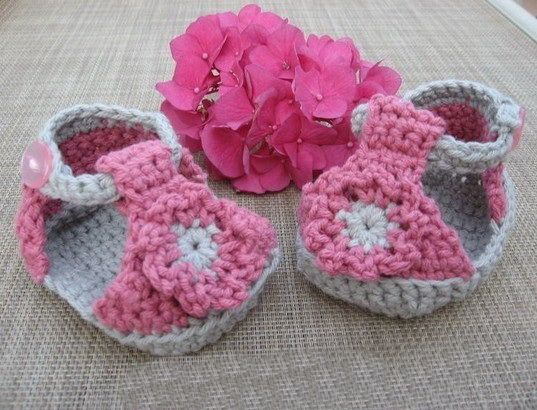 crochetbabyshoespatternpdfbabygirl.jpg