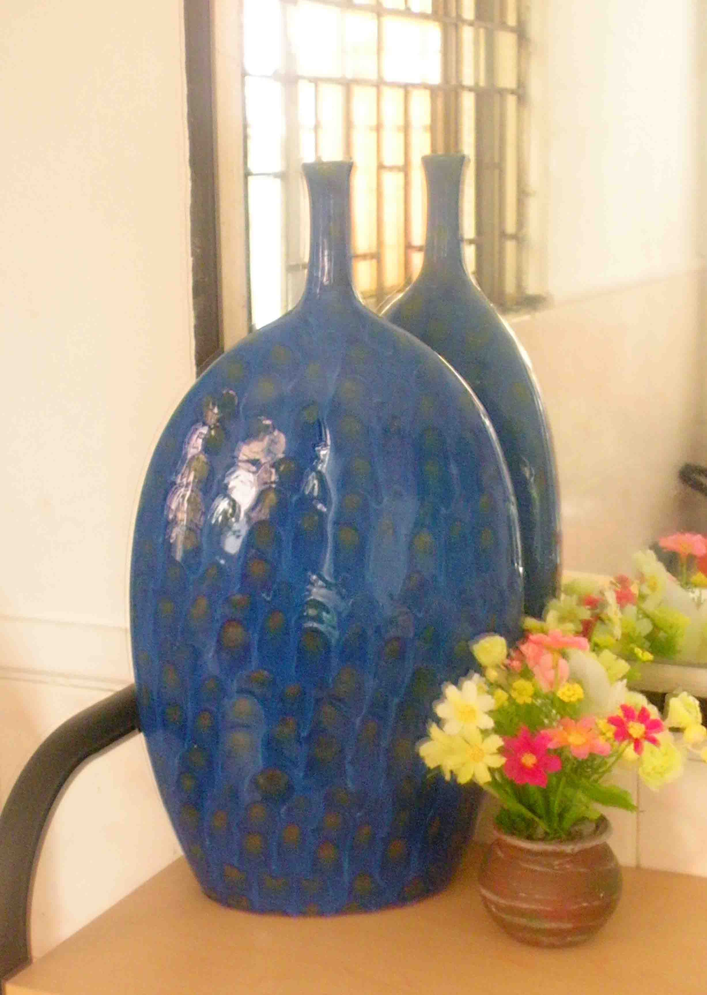 Wholesale Ceramic vase abstract blue vase decorations ceramic vase ...