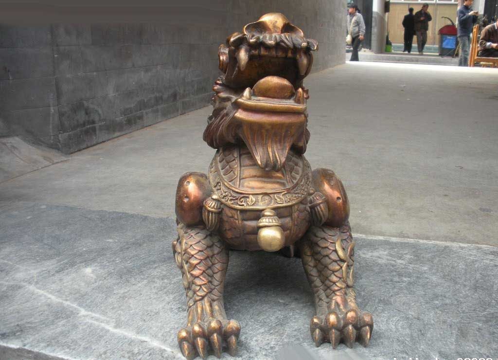 red foo dog statue