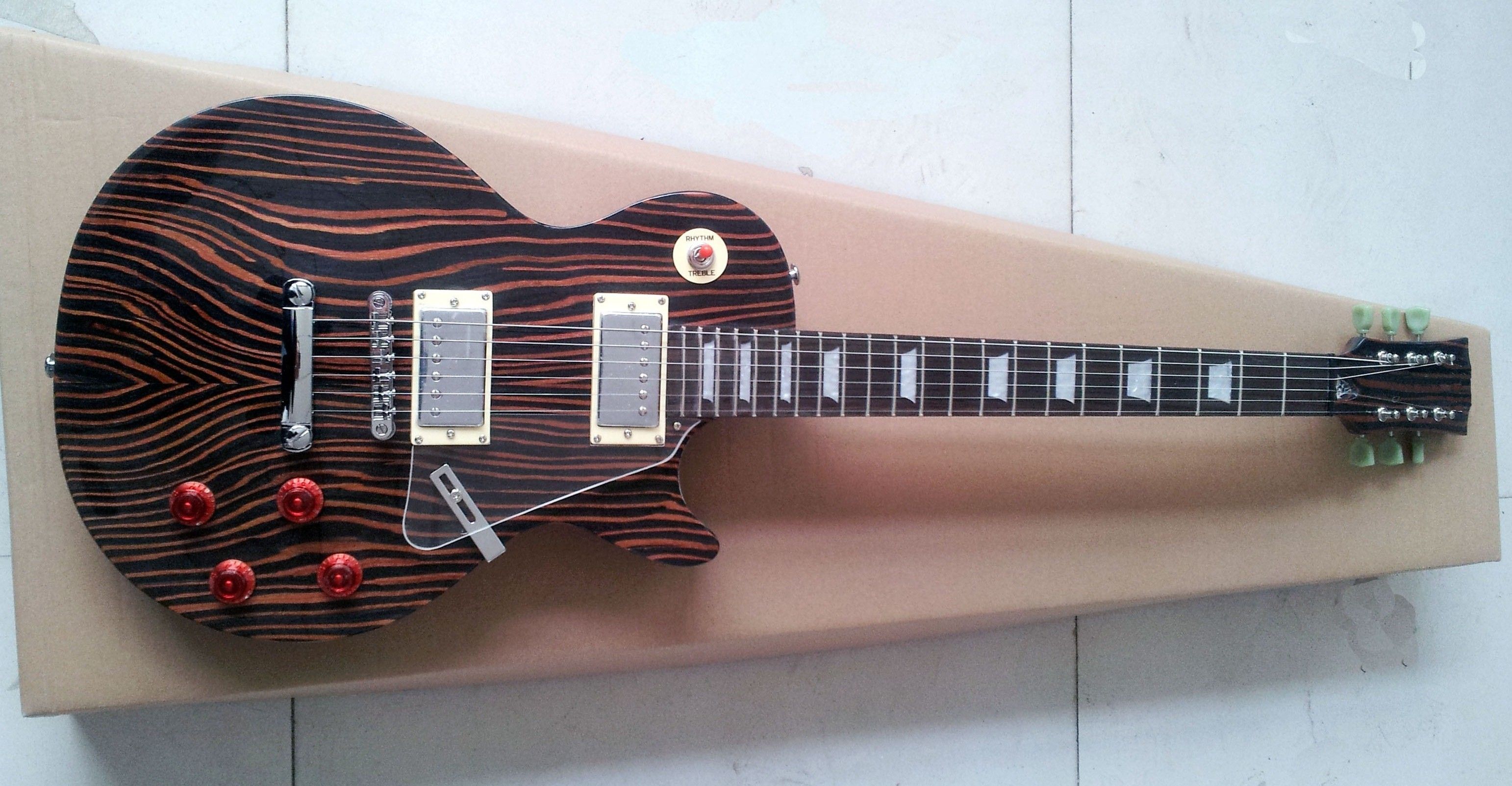 New Brand Custom Shop Electric Guitar With Wood Grain Small Electric