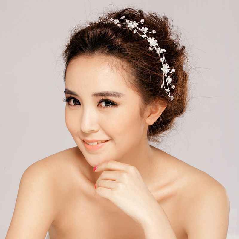 Flower rhinestone bridal hair