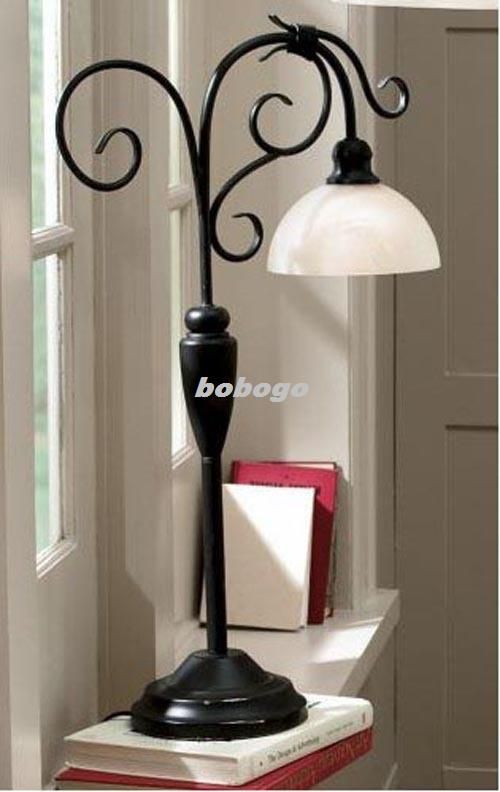 2017 New Bedside Lamp Creative Lamp European Wrought Iron Table Lamp