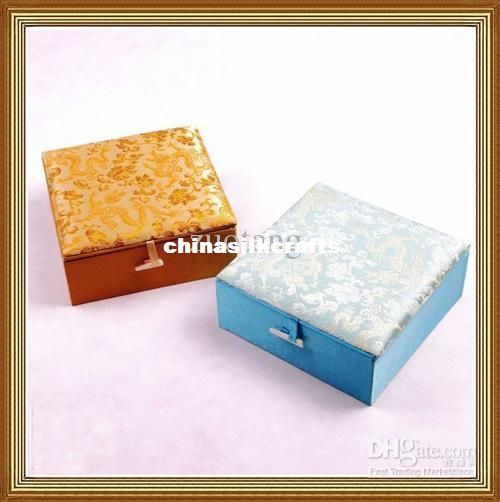 Extra Large Square Gift Boxes With Lids High Quality Cotton Filled Silk