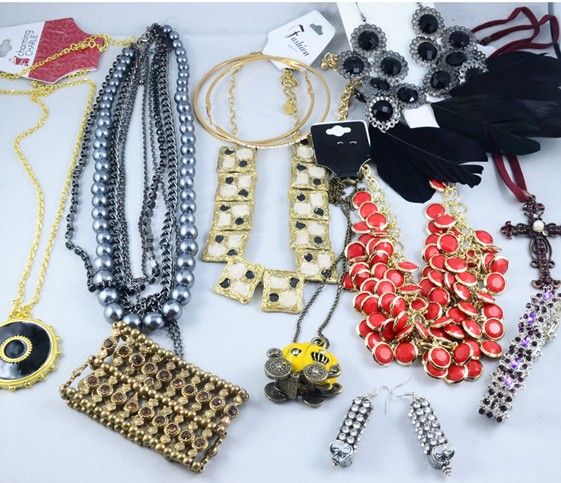 Europen Style Fashion Vintage Punk Jewelry Pendants Mix Necklace Sold By Weight 500g/lot WT4
Europen Style Fashion Vintage Punk Jewelry Pendants Mix Necklace Sold By Weight 500g/lot WT4