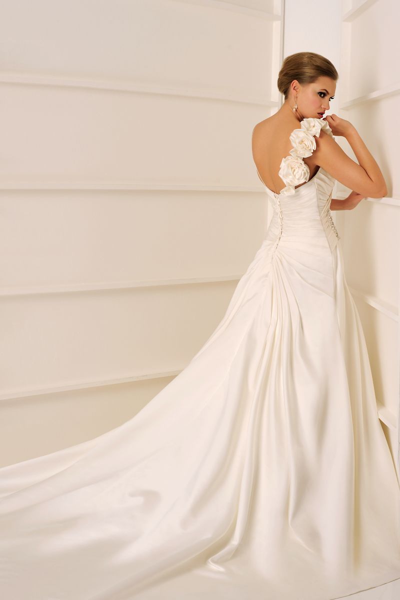 TOP Crystal Stunning White/Ivory Wedding Veil 2 Tier Cathedral Bridal Veils Bride Long Veil With Comb