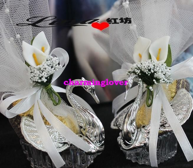 http://www.dhresource.com/albu_400412080_00-1.0x0/2013-metal-iron-swan-wedding-candy-boxes.jpg