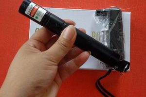 Toptan Maliyet fiyatı promosyon yüksek güç 532nm yeşil Lazer Pointer Lazer Işın Askeri Fener Avcılık için 10000 M + Şarj + hediye kutusu