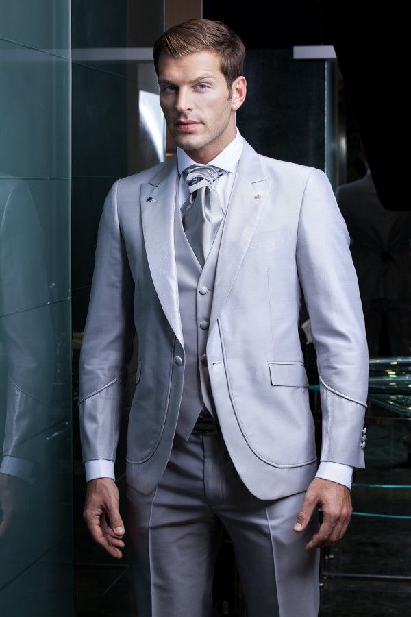 Shiny Silver Grey Tuxedos Hot Sale One Button Tuxedos Wedding Groomsman
