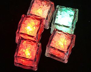 300 adet * LED Buz Küpleri Flaş Işığı, düğün Parti ışık buz, kristal Küp renk flaş, Yılbaşı hediyeleri
