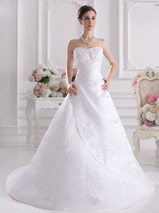 Yüksek Kalite Fantastik Beyaz Saten Sevgiliye Mahkemesi Tren Aplike Boncuk Ünlü Saten Gelinlik akşam elbise