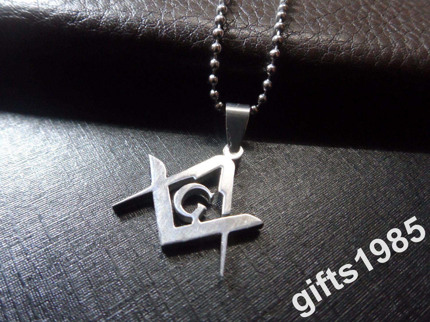 New 1.2 in tall silver Fashion stainless steel Masonic pendant necklace man's women's jewelry charm
New 1.2 in tall silver Fashion stainless steel Masonic pendant necklace man's women's jewelry charm