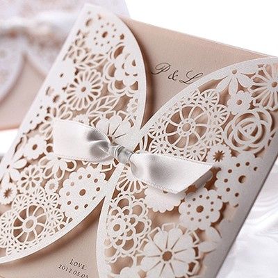 Wedding flowers ships